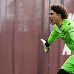 Prensa de Italia se rinde ante Guillermo Ochoa tras su debut en la Serie A