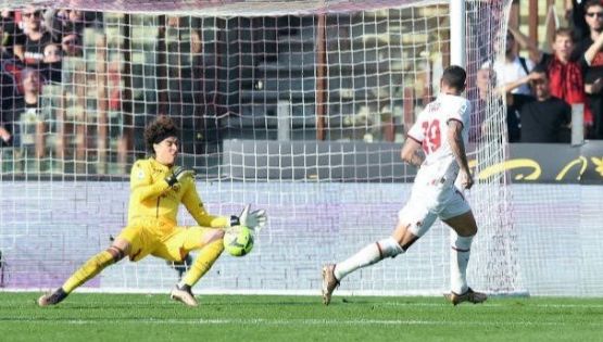 AC Milan admite el enojo que les provocaron las atajadas de Guillermo Ochoa