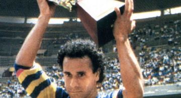 Club América hace nuevo homenaje a Cristóbal Ortega