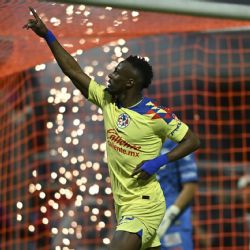 Club América confirma su papel de favorito y derrota a León con justo penal a favor