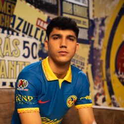 Kevin Álvarez le CUMPLE UN SUEÑO a pequeña aficionada del Club América en su cumpleaños