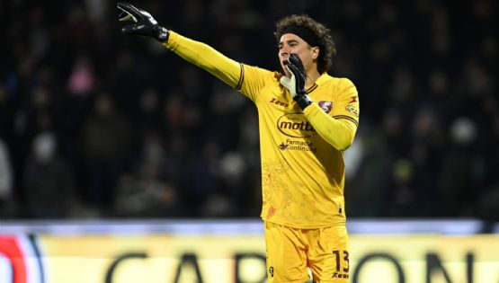 Guillermo Ochoa se acerca a sumar un NUEVO DESCENSO en su carrera