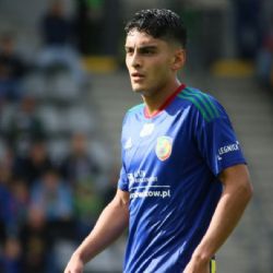 Santiago Naveda corre el RIESGO de DESCENDER con el Miedz Legnica