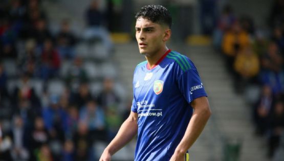 Santiago Naveda corre el RIESGO de DESCENDER con el Miedz Legnica