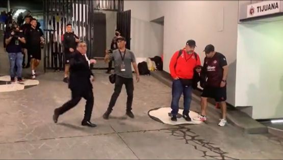 ¿Se EQUIVOCÓ? Miguel Herrera tuvo POLÉMICA ACCIÓN en el Estadio Azteca