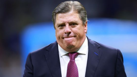 Miguel Herrera ES ABUCHEADO por la afición del Club América en el Estadio Azteca