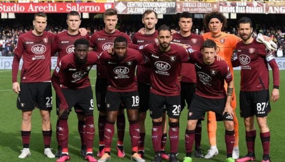 Video | Guillermo Ochoa se luce con GRANDES ATAJADAS para dejar su portería en cero en el Salernitana vs Monza