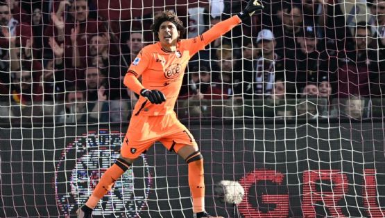 ¡Histórico! Guillermo Ochoa alcanza NUEVO RÉCORD en el partido del Salernitana vs Monza