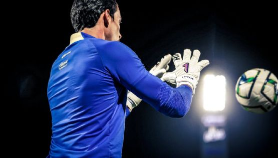 Afición del Club América arremete contra Óscar Jiménez por su nuevo error ante Santos Laguna