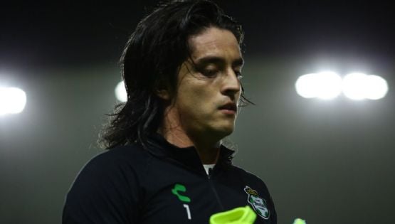 Carlos Acevedo MANDA ADVERTENCIA a Guillermo Ochoa por la titularidad en Selección Mexicana
