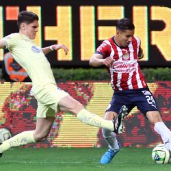 Futbolista del América SIENTE MOLESTIAS en partido de la Selección Mexicana