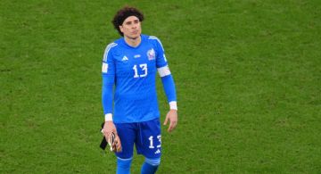 ¡Cambiaron los aplausos! Afición ABUCHEA a Guillermo Ochoa en el Estadio Azteca