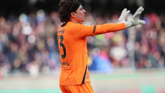 ¡Merecido! Gullermo Ochoa le gana la TITULARIDAD a Luigi Sepe en el Salernitana de Italia