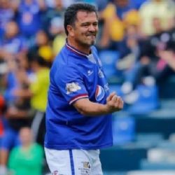 Carlos Hermosillo admite que América ES EL PADRE de Cruz Azul