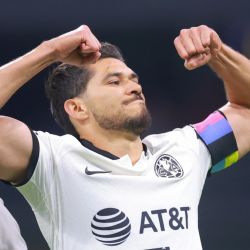 Apareció 'La Bomba' con su GOL #13 para fulminar al Cruz Azul y apropiarse del Clásico Joven