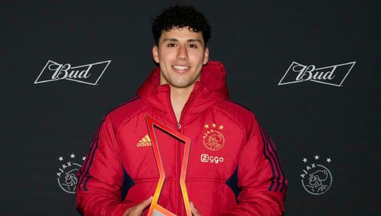 Jorge Sánchez recibe GRAN RECONOCIMIENTO por su partidazo con el Ajax de Holanda