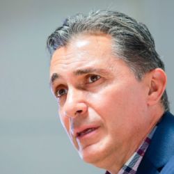 ¡Un aficionado más! Adolfo Ríos CALIENTA el partido México contra Estados Unidos