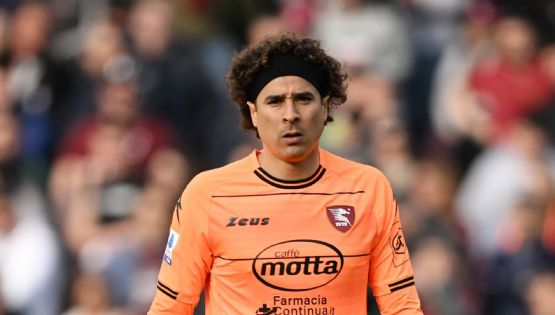 Guillermo Ochoa podría ocupar el lugar de OTRO MEXICANO en equipo que está cerca de ser CAMPEÓN