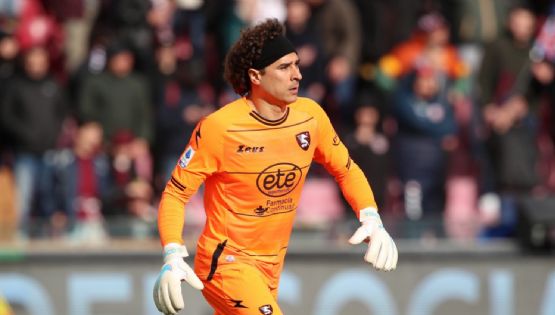Guillermo Ochoa alcanza nuevo RÉCORD de ATAJADAS en la Serie A de Italia