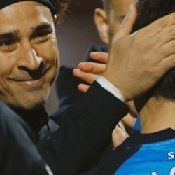 Guillermo Ochoa podría EVITARLE EL TÍTULO al 'Chucky' Lozano y al Napoli