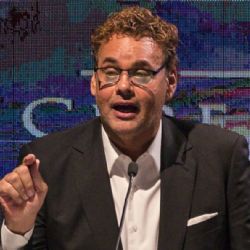 David Faitelson usa a Guillermo Ochoa para cuestionar el legado de Cuauhtémoc Blanco