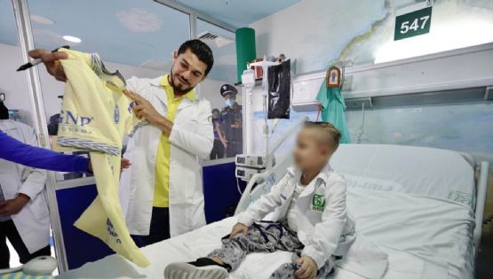 ¡NO pierde la humildad! Henry Martín VISITÓ a niño en hospital del IMSS