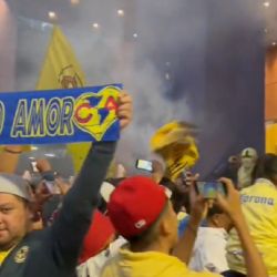 Video | Afición del Club América SORPRENDE al equipo con serenata