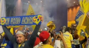 Video | Afición del Club América SORPRENDE al equipo con serenata