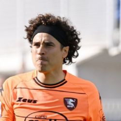 Guillermo Ochoa se perfila a ser elegido como el MEJOR JUGADOR del Salernitana en la Serie 2023