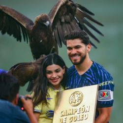 Henry Martín se conmueve tras el HOMENAJE del Club América por se CAMPEÓN DE GOLEO