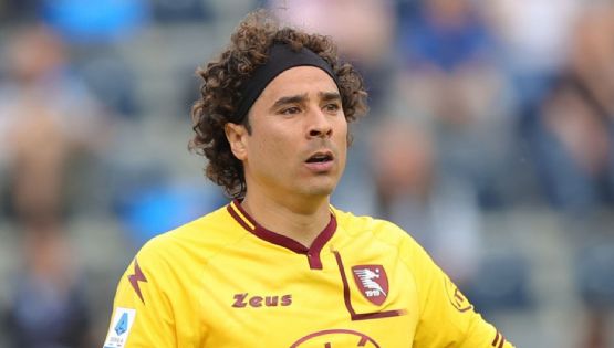 Video | Guillermo Ochoa enloquece a la afición de la Selección Mexicana