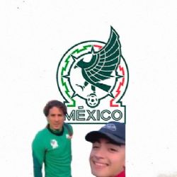 Periodista busca DESACREDITAR a Guillermo Ochoa y la afición lo tunde en Redes Sociales