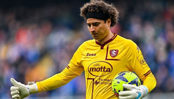Video | Guillermo Ochoa recibe EMOTIVO HOMENAJE de la afición del Salernitana de Italia
