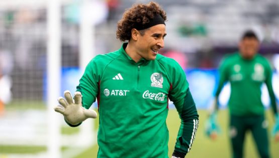 Guillermo Ochoa comparte emotivo momento con ESTRELLA de la MLB