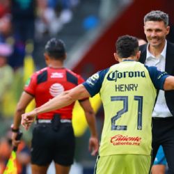 Afición del Club América SE LANZA contra Fernando Ortiz por su comentario sobre Henry Martín