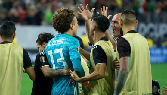 Guillermo Ochoa protagoniza gran momento con Santiago Giménez y Diego Lainez