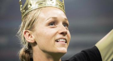 Afición de la Liga MX Femenil ELOGIA a Sarah Luebbert por el JUEGAZO ante Pumas