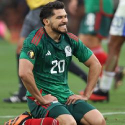 Henry Martín recibe PUÑETAZO en la Selección Mexicana por parte de rival panameño