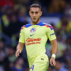 ¡Todo un crack! Sebastián Cáceres muestra su GRAN TALENTO tocando el piano