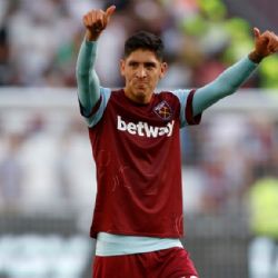 Compañero de Edson Álvarez en el West Ham LO DEFIENDE de las críticas por haber sufrido calambres