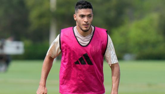 Las MILLONARIAS OFERTAS que rechazó Raúl Jiménez para continuar en la Premier League de Inglaterra