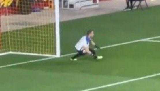 Adolfo Ríos demuestra que sigue siendo un PORTERAZO con el equipo de América Leyendas