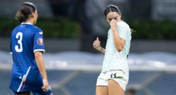 ¡A punto de llorar! La EMOTIVA REACCIÓN de Scarlett Camberos en su REGRESO al Estadio Azteca