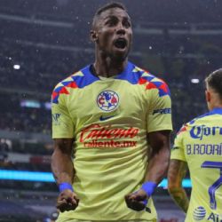 Julián Quiñones DESLUMBRA con JUGADAS DE LUJO en entrenamiento de la Selección Mexicana