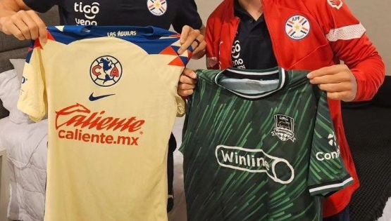 POSIBLE REFUERZO del Club América presume la playera de las Águilas en Redes Sociales