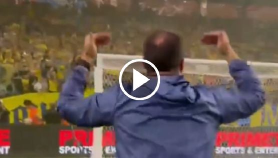 Video: el momento en que André Jardine festejó el triunfo ante Chivas con la afición del América