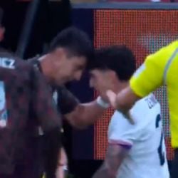 Edson Álvarez y Alejandro Zendejas protagonizan PELEA en el México vs Estados Unidos