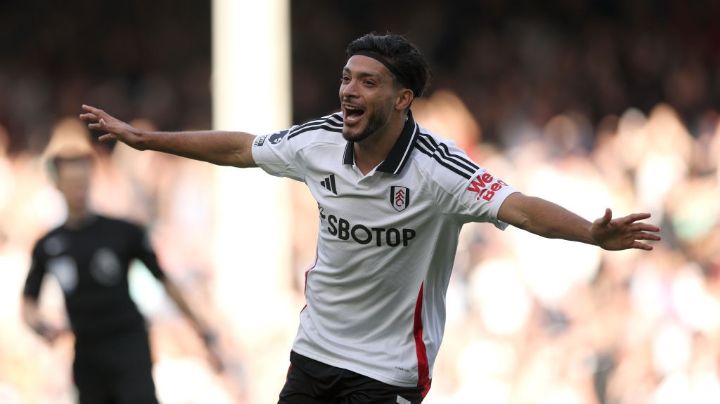 Raúl Jiménez es reconocido como una SUPERESTRELLA por la Premier League