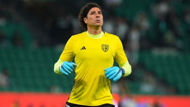 CONFIRMADO: Guillermo Ochoa con pie y medio FUERA del AVS tras su último partido