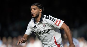 Raúl Jiménez es comparado con LEYENDA por la Premier League